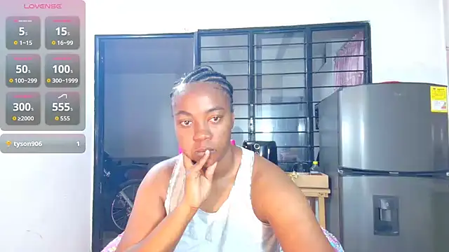 Snapshot of CiaraEbony chatting on April 2026 08:15:01 AM CiaraEbony online show from April 2026 08:15:01 AM