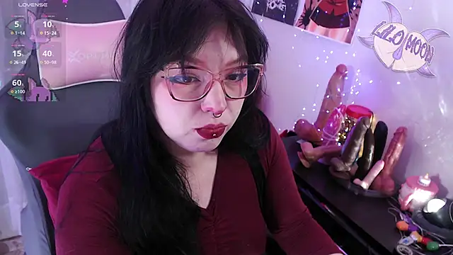 LiloMoon69 online show from May 2026 11:43:01 PM