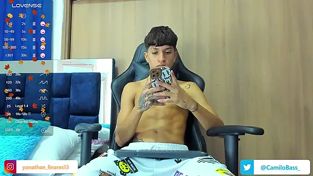 Snapshot of _CamiloBass chatting on February 2025 10:52:02 PM CamiloBass online show from February 2025 10:52:02 PM