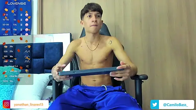 Snapshot of _CamiloBass chatting on February 2025 01:30:02 AM CamiloBass online show from February 2025 01:30:02 AM