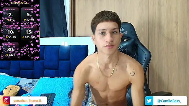 Snapshot of _CamiloBass chatting on October 2025 09:01:01 PM CamiloBass online show from October 2025 09:01:01 PM