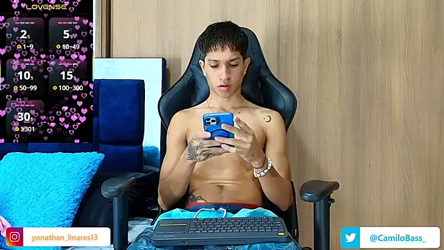 Snapshot of _CamiloBass chatting on November 2025 07:23:02 PM CamiloBass online show from November 2025 07:23:02 PM