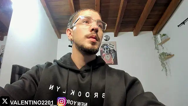 Valentino Xander online show from November 2025 01:49:01 AM