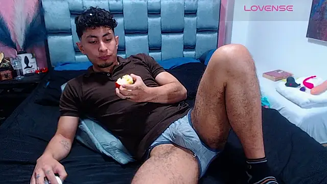 Piggy Eddy online show from December 2024 02:21:01 PM