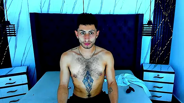 Snapshot of Piggy_Eddy chatting on November 2025 08:19:01 PM Piggy Eddy online show from November 2025 08:19:01 PM