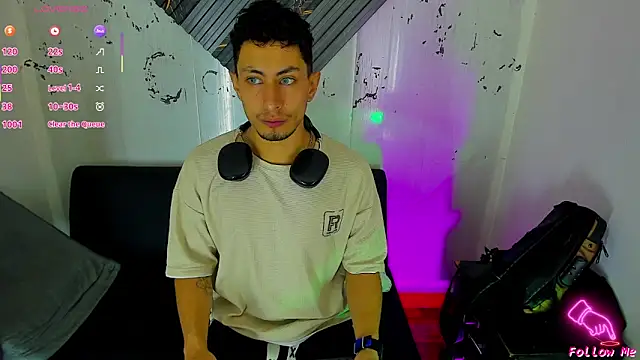 Snapshot of Piggy_Eddy chatting on November 2025 12:48:01 PM Piggy Eddy online show from November 2025 12:48:01 PM