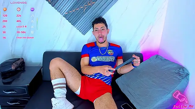 Snapshot of Piggy_Eddy chatting on December 2025 08:28:02 PM Piggy Eddy online show from December 2025 08:28:02 PM