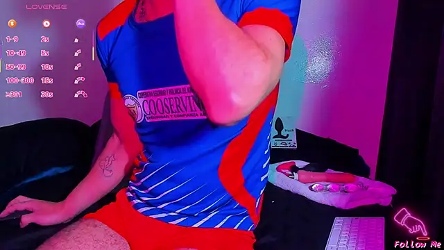 Snapshot of Piggy_Eddy chatting on February 2026 02:20:02 AM Piggy Eddy online show from February 2026 02:20:02 AM