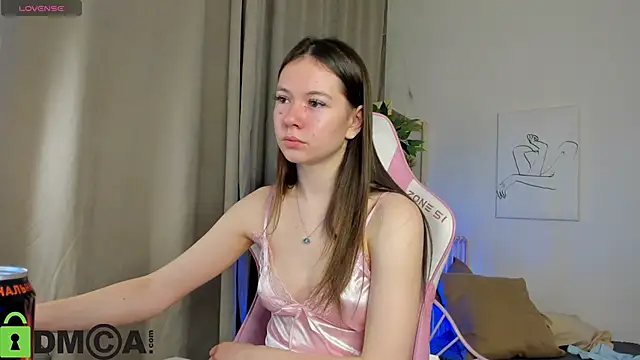 Nicole Charm online show from October 2025 09:04:02 PM