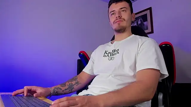 james connor2 online show from January 2025 02:28:01 PM