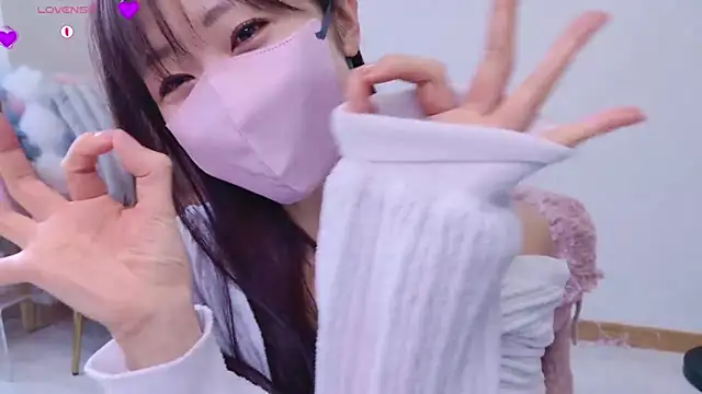 Snapshot of meg_0901 chatting on March 2025 04:28:02 AM meg 0901 online show from March 2025 04:28:02 AM