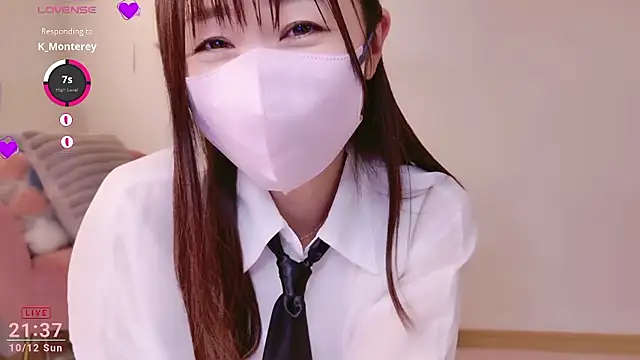 Snapshot of meg_0901 chatting on October 2025 12:37:02 PM meg 0901 online show from October 2025 12:37:02 PM