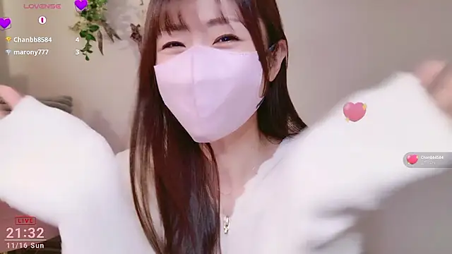 Snapshot of meg_0901 chatting on November 2025 12:33:02 PM meg 0901 online show from November 2025 12:33:02 PM