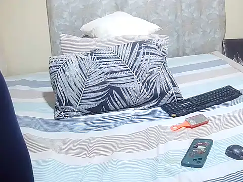 Snapshot of slender_sweet chatting on April 2026 12:06:02 PM slender sweet online show from April 2026 12:06:02 PM