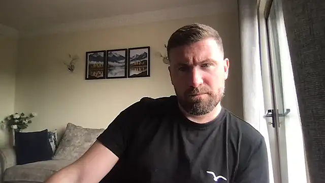 Snapshot of MarriedManBigCock chatting on April 2026 01:00:02 PM MarriedManBigCock online show from April 2026 01:00:02 PM