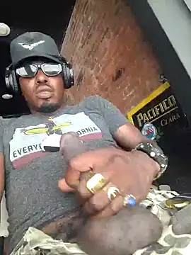 BlackD4uxo online show from July 2026 04:57:02 PM