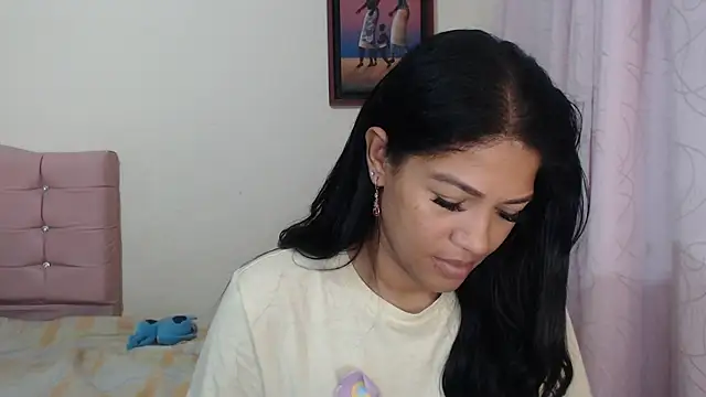 Snapshot of makennaa_ chatting on April 2026 10:33:01 AM makennaa online show from April 2026 10:33:01 AM