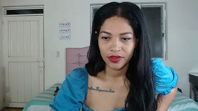 Snapshot of makennaa_ chatting on April 2026 10:21:02 AM makennaa online show from April 2026 10:21:02 AM