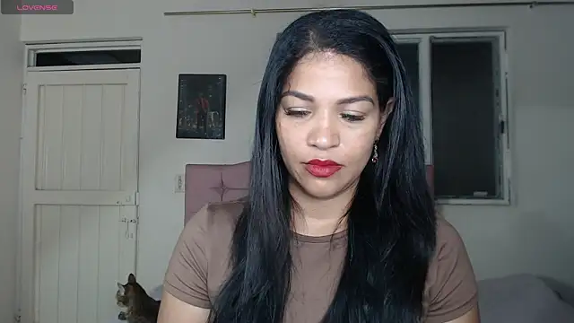 Snapshot of makennaa_ chatting on April 2026 10:21:02 AM makennaa online show from April 2026 10:21:02 AM