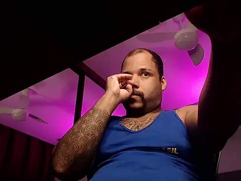 Ale Mineiro online show from May 2026 12:52:02 AM