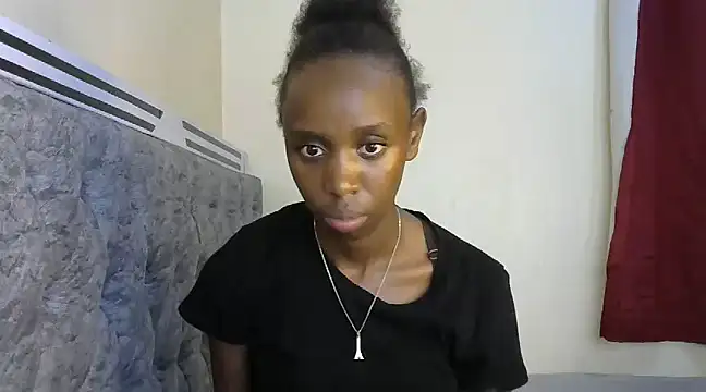 Snapshot of Little_miss_charming chatting on January 2025 05:39:01 PM Little miss charming online show from January 2025 05:39:01 PM