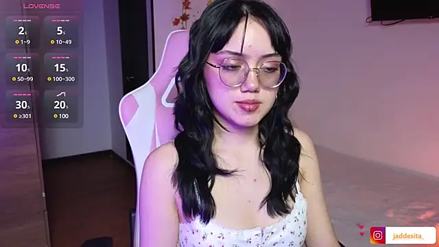 suzumi   online show from January 2025 06:35:01 PM