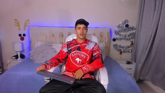 Rob saenz  online show from December 2024 09:58:02 PM