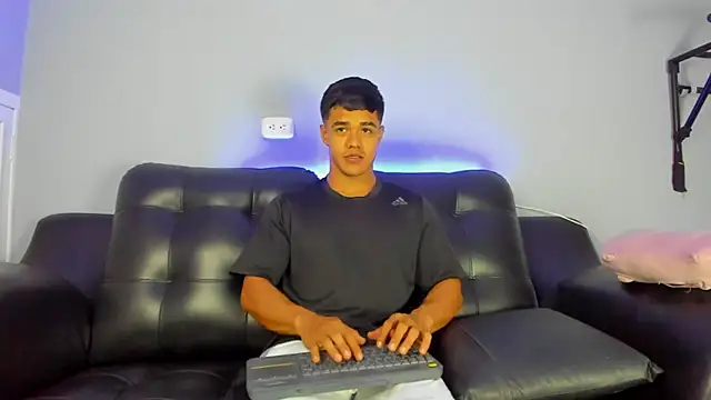 Rob saenz  online show from March 2025 01:32:02 PM