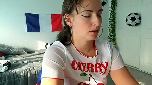 Sapphir3xoxo online show from June 2026 12:31:02 PM