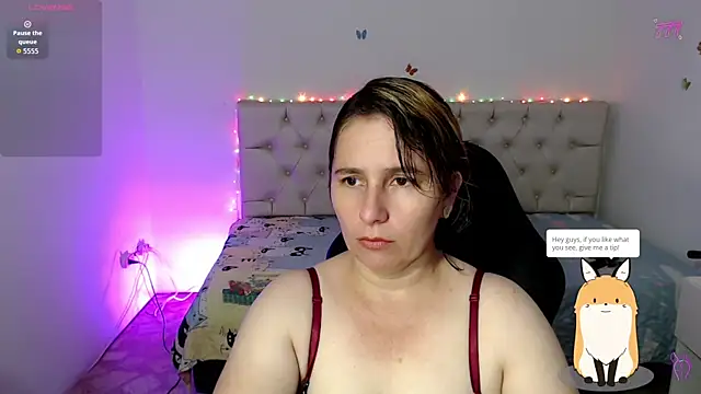 victoria jones online show from April 2026 02:04:01 PM