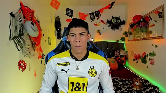 Damian latinxxx online show from October 2025 03:10:01 AM