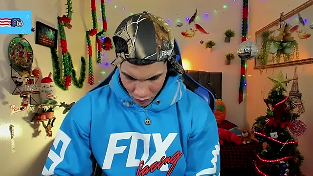 Snapshot of Damian_latinxxx chatting on December 2025 03:13:01 AM Damian latinxxx online show from December 2025 03:13:01 AM