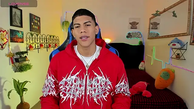 Snapshot of Damian_latinxxx chatting on February 2026 03:12:01 AM Damian latinxxx online show from February 2026 03:12:01 AM