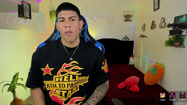 Snapshot of Damian_latinxxx chatting on February 2026 03:14:02 AM Damian latinxxx online show from February 2026 03:14:02 AM