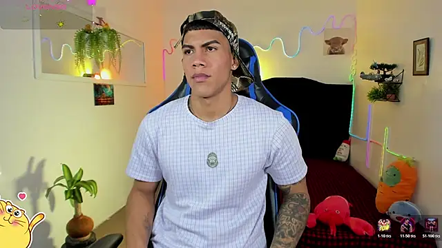 Snapshot of Damian_latinxxx chatting on February 2026 03:03:02 AM Damian latinxxx online show from February 2026 03:03:02 AM