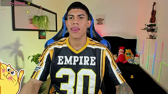 Snapshot of Damian_latinxxx chatting on March 2026 05:08:02 AM Damian latinxxx online show from March 2026 05:08:02 AM