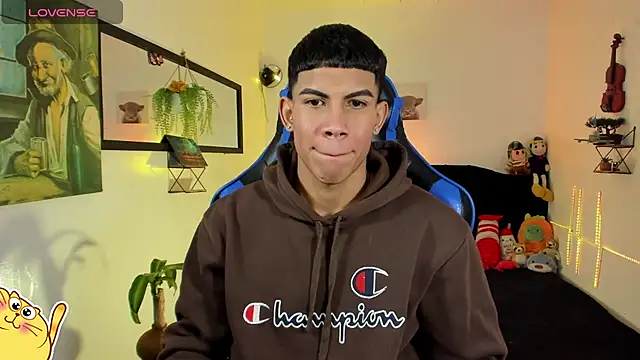 Snapshot of Damian_latinxxx chatting on March 2026 02:49:02 AM Damian latinxxx online show from March 2026 02:49:02 AM