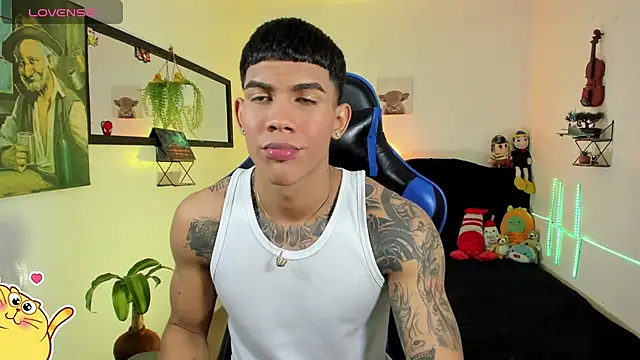 Snapshot of Damian_latinxxx chatting on March 2026 03:00:01 AM Damian latinxxx online show from March 2026 03:00:01 AM