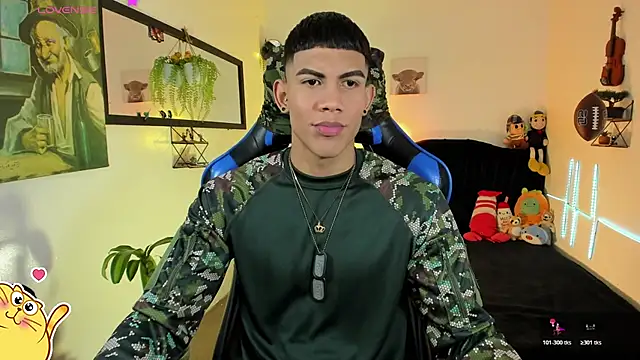 Snapshot of Damian_latinxxx chatting on March 2026 02:39:01 AM Damian latinxxx online show from March 2026 02:39:01 AM