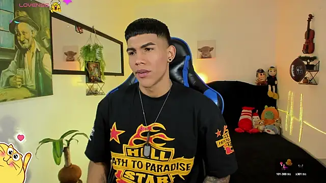 Snapshot of Damian_latinxxx chatting on March 2026 03:12:01 AM Damian latinxxx online show from March 2026 03:12:01 AM