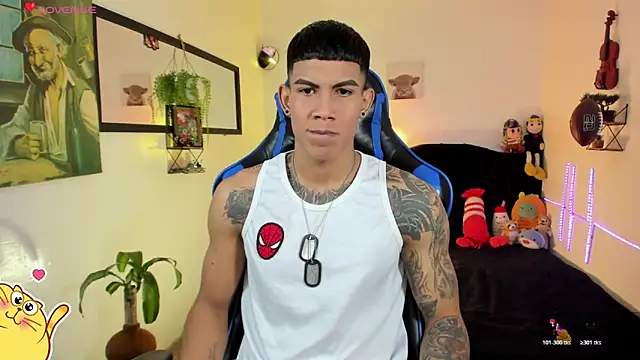 Snapshot of Damian_latinxxx chatting on March 2026 03:06:02 AM Damian latinxxx online show from March 2026 03:06:02 AM