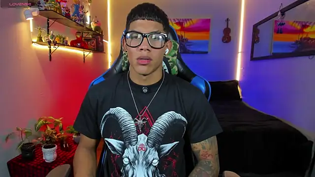 Damian latinxxx online show from July 2026 09:05:01 AM