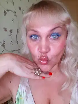 IsabellaBoni online show from July 2026 07:04:02 AM