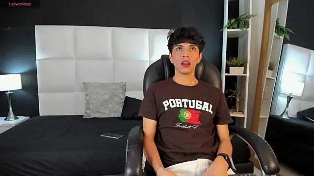 Snapshot of Santy_carrington chatting on December 2024 11:50:02 PM Santy carrington online show from December 2024 11:50:02 PM