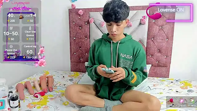 Snapshot of Santy_carrington chatting on March 2025 05:22:02 AM Santy carrington online show from March 2025 05:22:02 AM