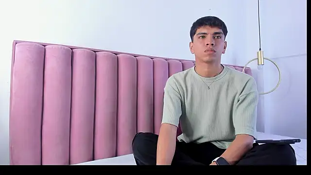 Santy carrington online show from March 2026 08:17:01 PM