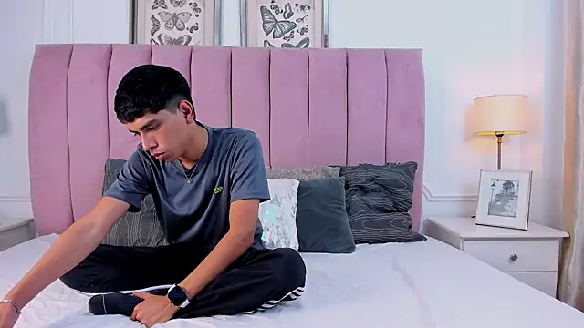 Santy carrington online show from March 2026 08:02:02 PM