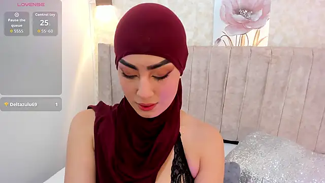 Snapshot of fatimarab chatting on October 2025 08:00:02 PM fatimarab online show from October 2025 08:00:02 PM