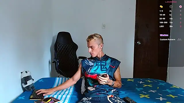 bray hotboy777 online show from December 2025 02:14:02 PM