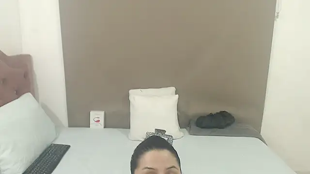 kimberlyjamexxx online show from November 2025 04:01:02 AM